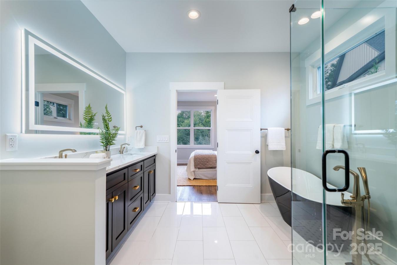 Arden, Buncombe, 28704, United States, 3 Bedrooms Bedrooms, ,2 BathroomsBathrooms,Residential,For Sale,1929345