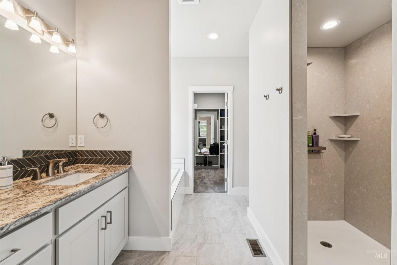 Nampa, Canyon, 83686, United States, 3 Bedrooms Bedrooms, ,3 BathroomsBathrooms,Residential,For Sale,1929344