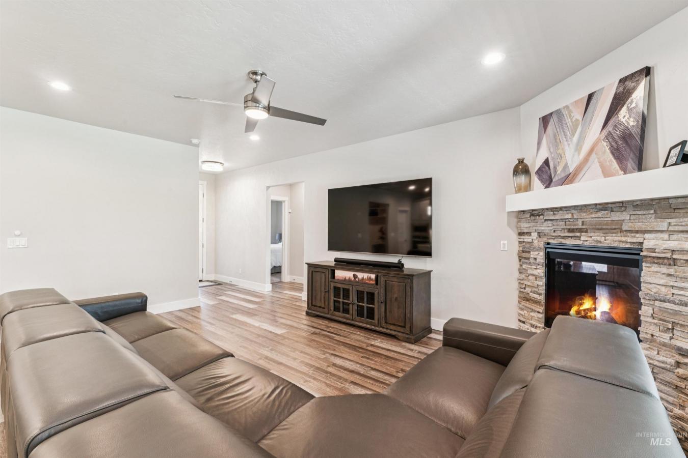 Nampa, Canyon, 83686, United States, 3 Bedrooms Bedrooms, ,3 BathroomsBathrooms,Residential,For Sale,1929344
