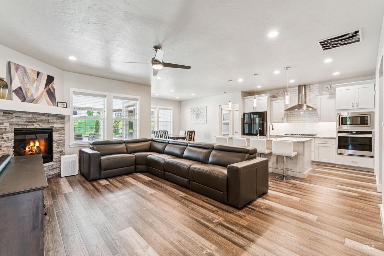 Nampa, Canyon, 83686, United States, 3 Bedrooms Bedrooms, ,3 BathroomsBathrooms,Residential,For Sale,1929344