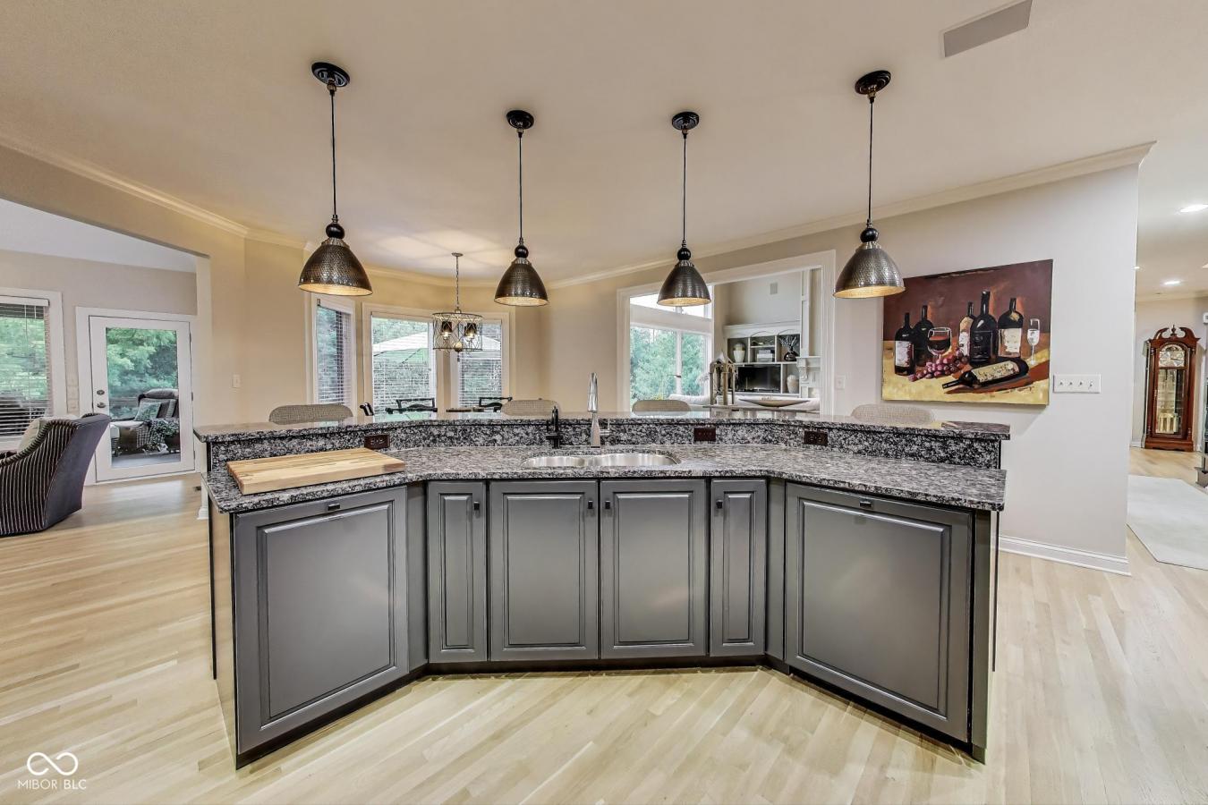 Carmel, Hamilton, 46032, United States, 6 Bedrooms Bedrooms, ,4 BathroomsBathrooms,Residential,For Sale,1929342