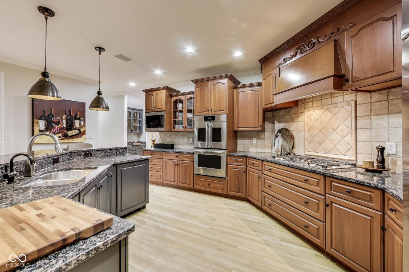 Carmel, Hamilton, 46032, United States, 6 Bedrooms Bedrooms, ,4 BathroomsBathrooms,Residential,For Sale,1929342