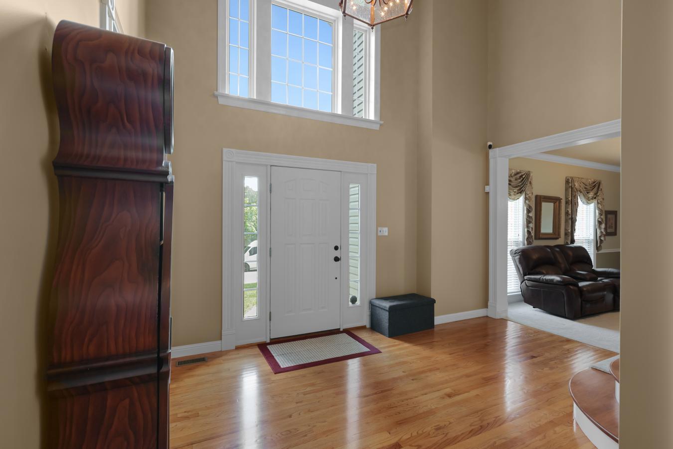 Chesterfield, St. Louis, 63005, United States, 4 Bedrooms Bedrooms, ,5 BathroomsBathrooms,Residential,For Sale,1929567