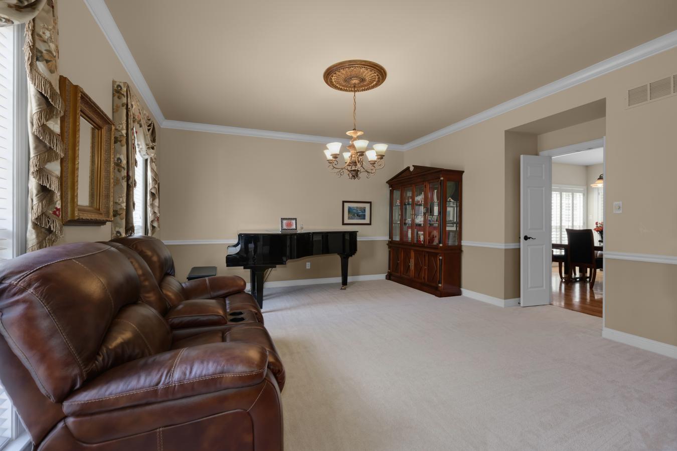 Chesterfield, St. Louis, 63005, United States, 4 Bedrooms Bedrooms, ,5 BathroomsBathrooms,Residential,For Sale,1929567