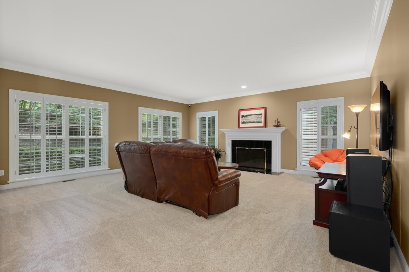 Chesterfield, St. Louis, 63005, United States, 4 Bedrooms Bedrooms, ,5 BathroomsBathrooms,Residential,For Sale,1929567