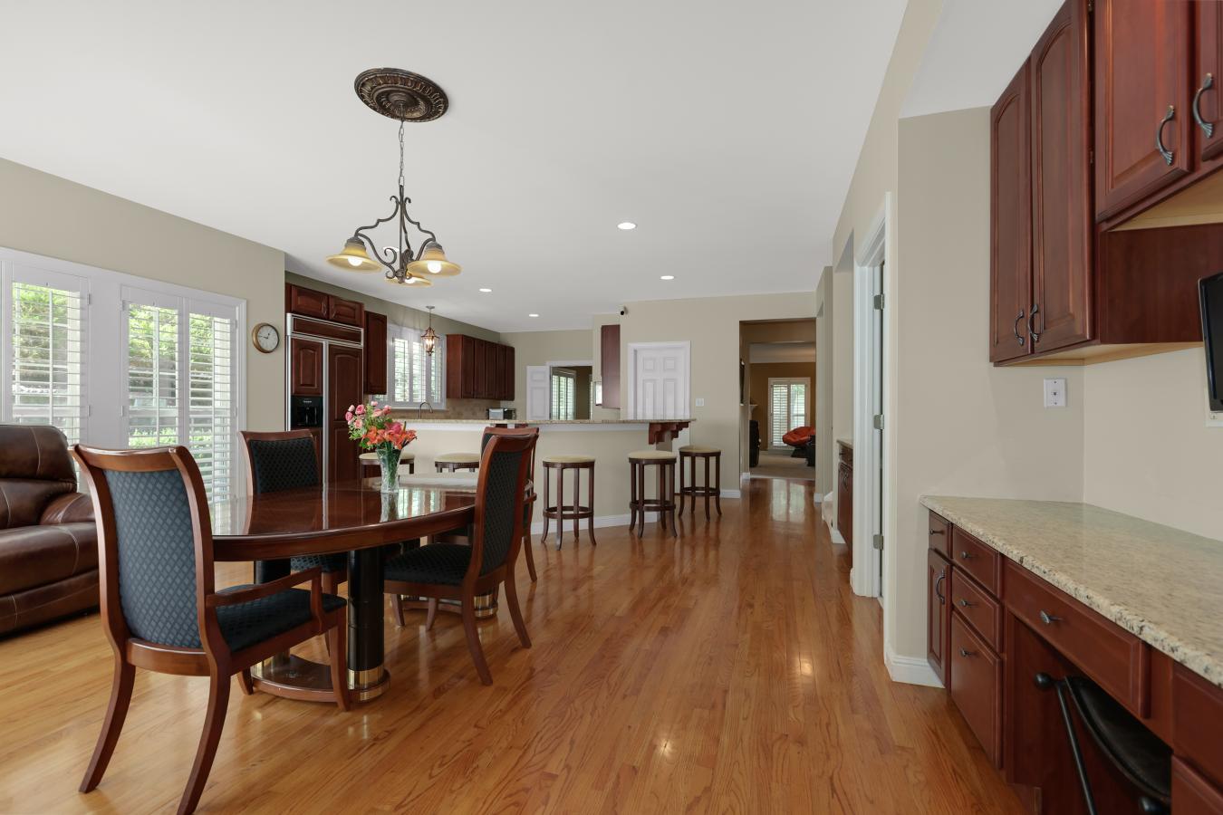 Chesterfield, St. Louis, 63005, United States, 4 Bedrooms Bedrooms, ,5 BathroomsBathrooms,Residential,For Sale,1929567