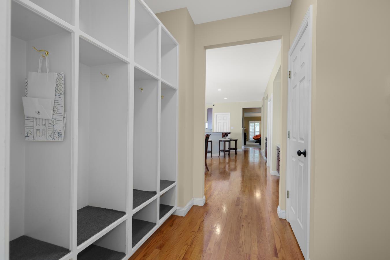 Chesterfield, St. Louis, 63005, United States, 4 Bedrooms Bedrooms, ,5 BathroomsBathrooms,Residential,For Sale,1929567