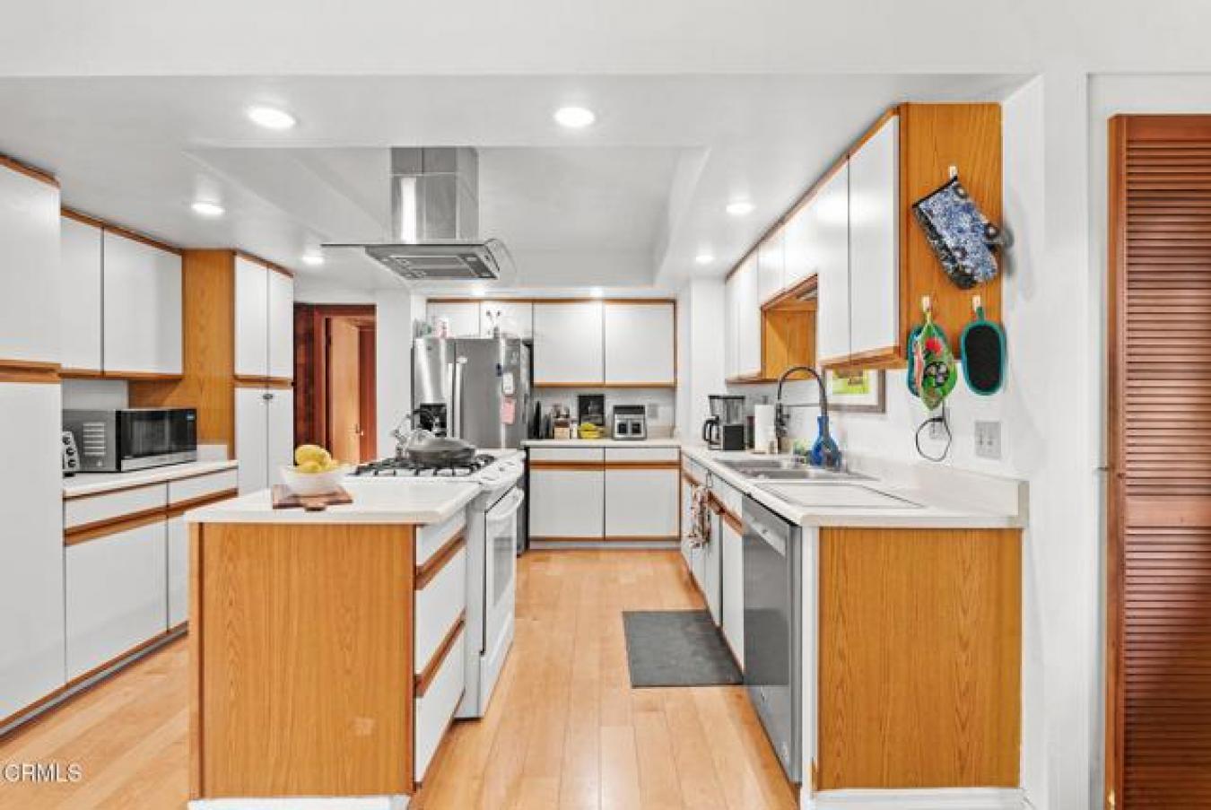 Ojai, Ventura, 93023, United States, ,Residential,For Sale,1929337