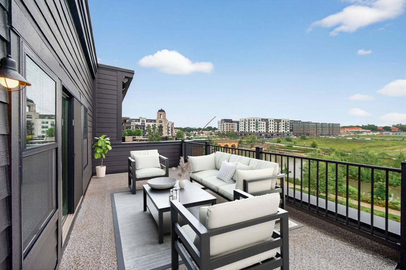 Saint Paul, Minnesota, 55116, United States, 4 Bedrooms Bedrooms, ,3 BathroomsBathrooms,Residential,For Sale,1929335