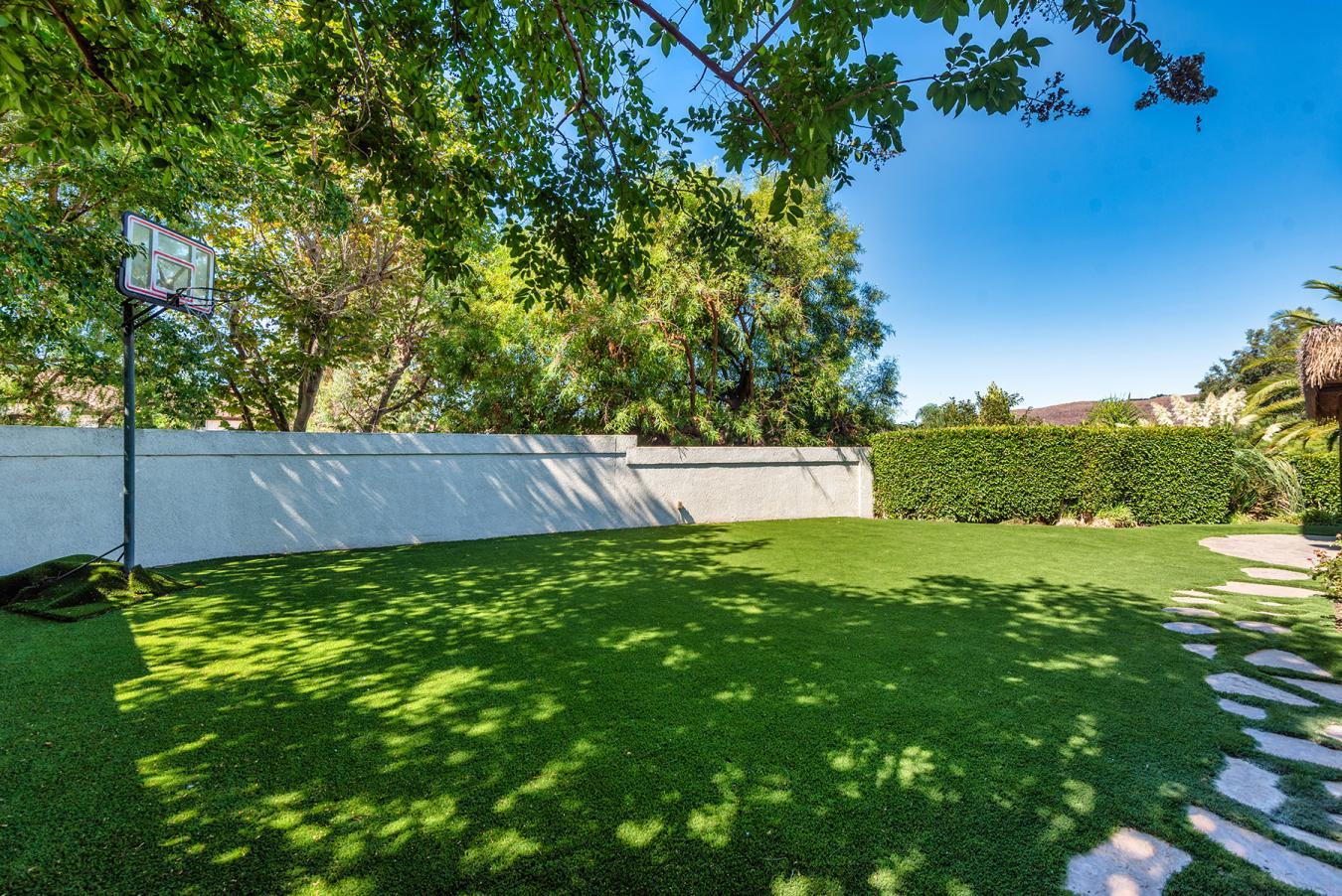 Simi Valley, California, 93065, United States, 5 Bedrooms Bedrooms, ,1 BathroomBathrooms,Residential,For Sale,1929334
