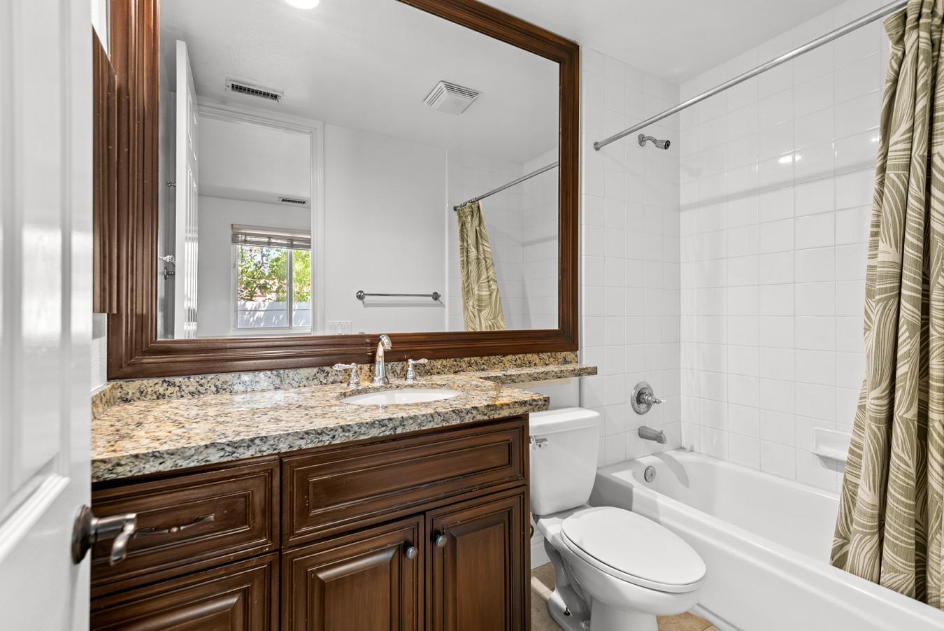 Simi Valley, California, 93065, United States, 5 Bedrooms Bedrooms, ,1 BathroomBathrooms,Residential,For Sale,1929334
