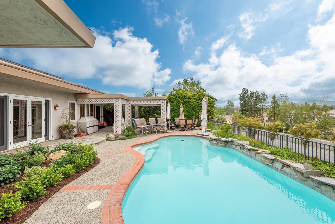 Westlake Village, California, 91361, United States, 3 Bedrooms Bedrooms, ,3 BathroomsBathrooms,Residential,For Sale,1929332