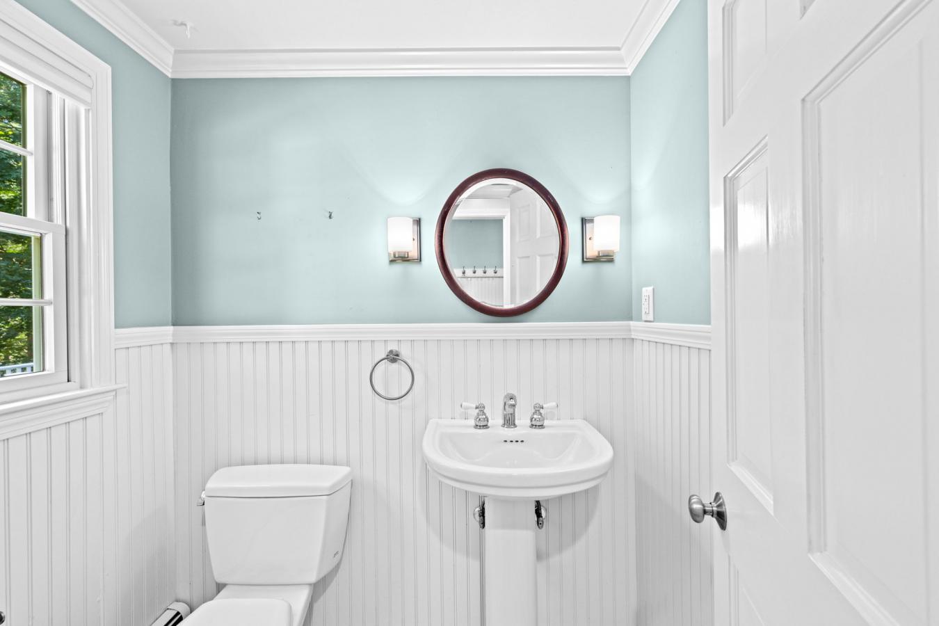 Norfolk, Massachusetts, 02056, United States, 4 Bedrooms Bedrooms, ,2 BathroomsBathrooms,Residential,For Sale,1929558