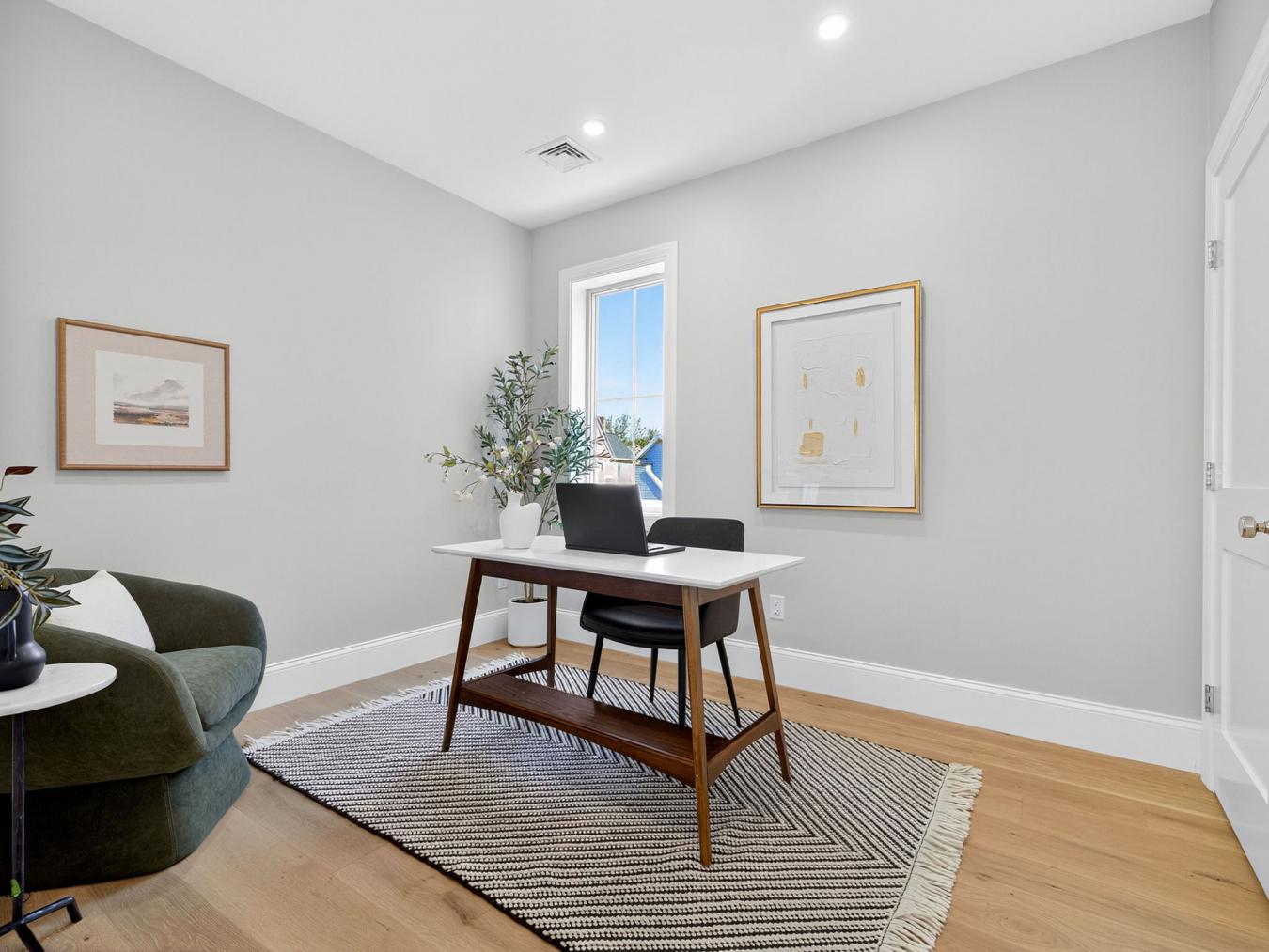 Somerville, Massachusetts, 02143, United States, 3 Bedrooms Bedrooms, ,2 BathroomsBathrooms,Residential,For Sale,1929555