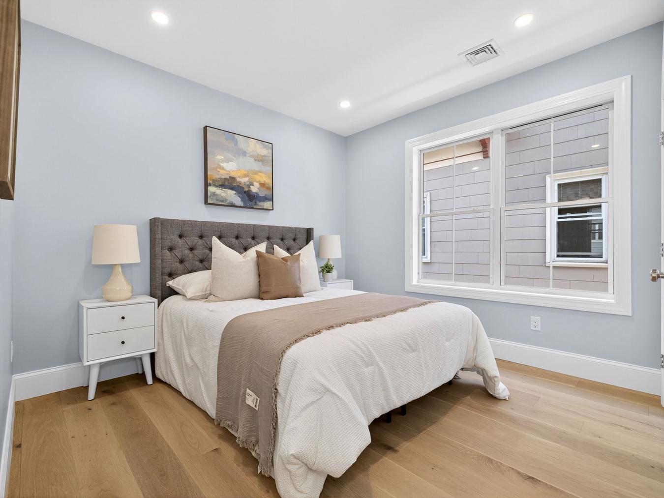 Somerville, Massachusetts, 02143, United States, 3 Bedrooms Bedrooms, ,2 BathroomsBathrooms,Residential,For Sale,1929555