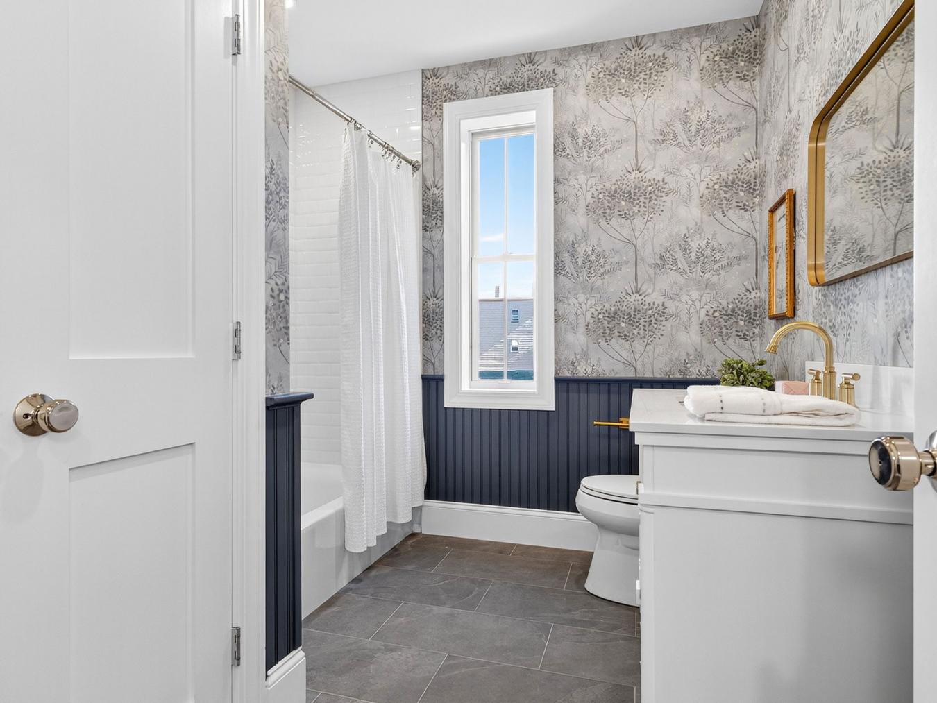 Somerville, Massachusetts, 02143, United States, 3 Bedrooms Bedrooms, ,2 BathroomsBathrooms,Residential,For Sale,1929555