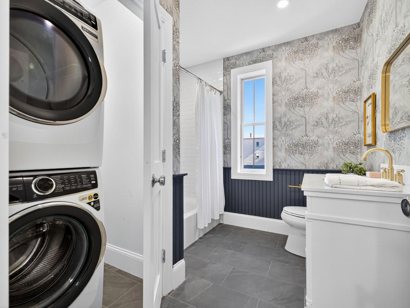 Somerville, Massachusetts, 02143, United States, 3 Bedrooms Bedrooms, ,2 BathroomsBathrooms,Residential,For Sale,1929555