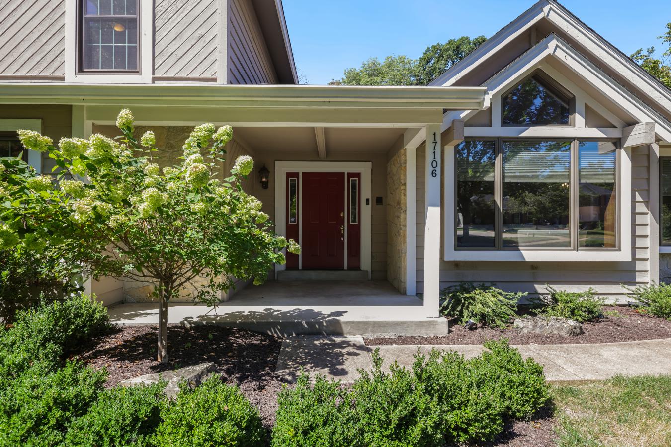 Chesterfield, Missouri, 63005, United States, 4 Bedrooms Bedrooms, ,4 BathroomsBathrooms,Residential,For Sale,1929554