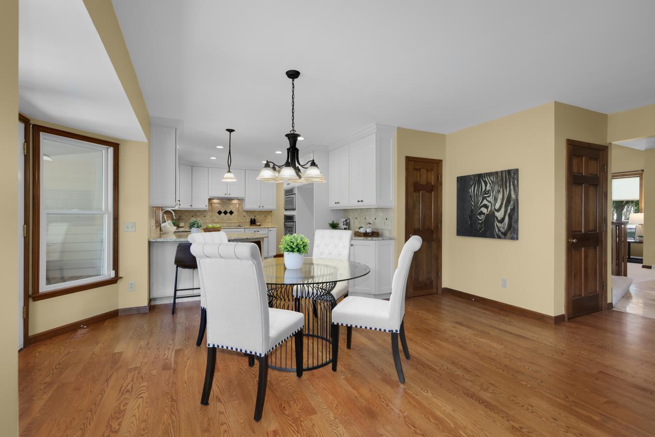 Chesterfield, Missouri, 63005, United States, 4 Bedrooms Bedrooms, ,4 BathroomsBathrooms,Residential,For Sale,1929554
