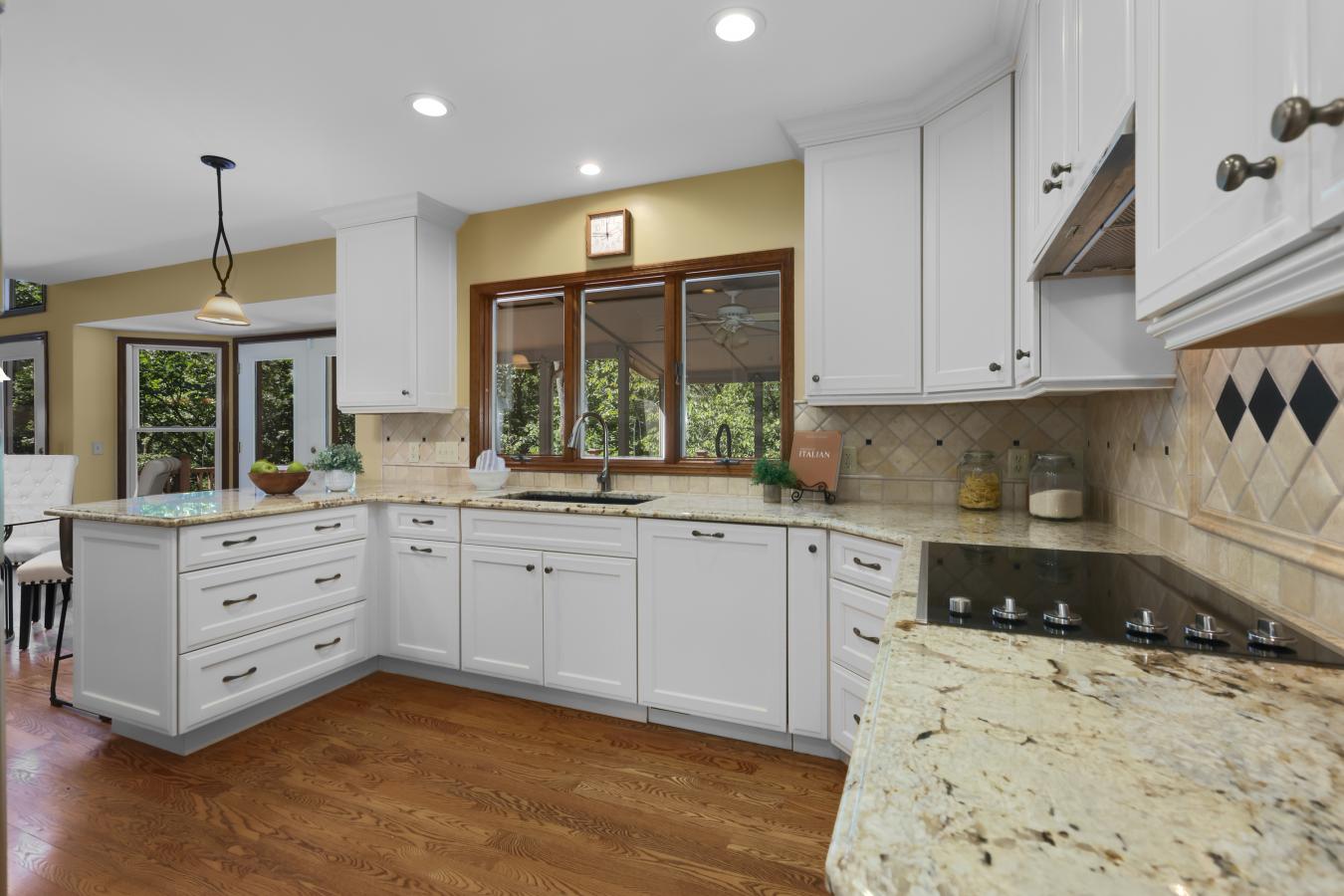 Chesterfield, Missouri, 63005, United States, 4 Bedrooms Bedrooms, ,4 BathroomsBathrooms,Residential,For Sale,1929554