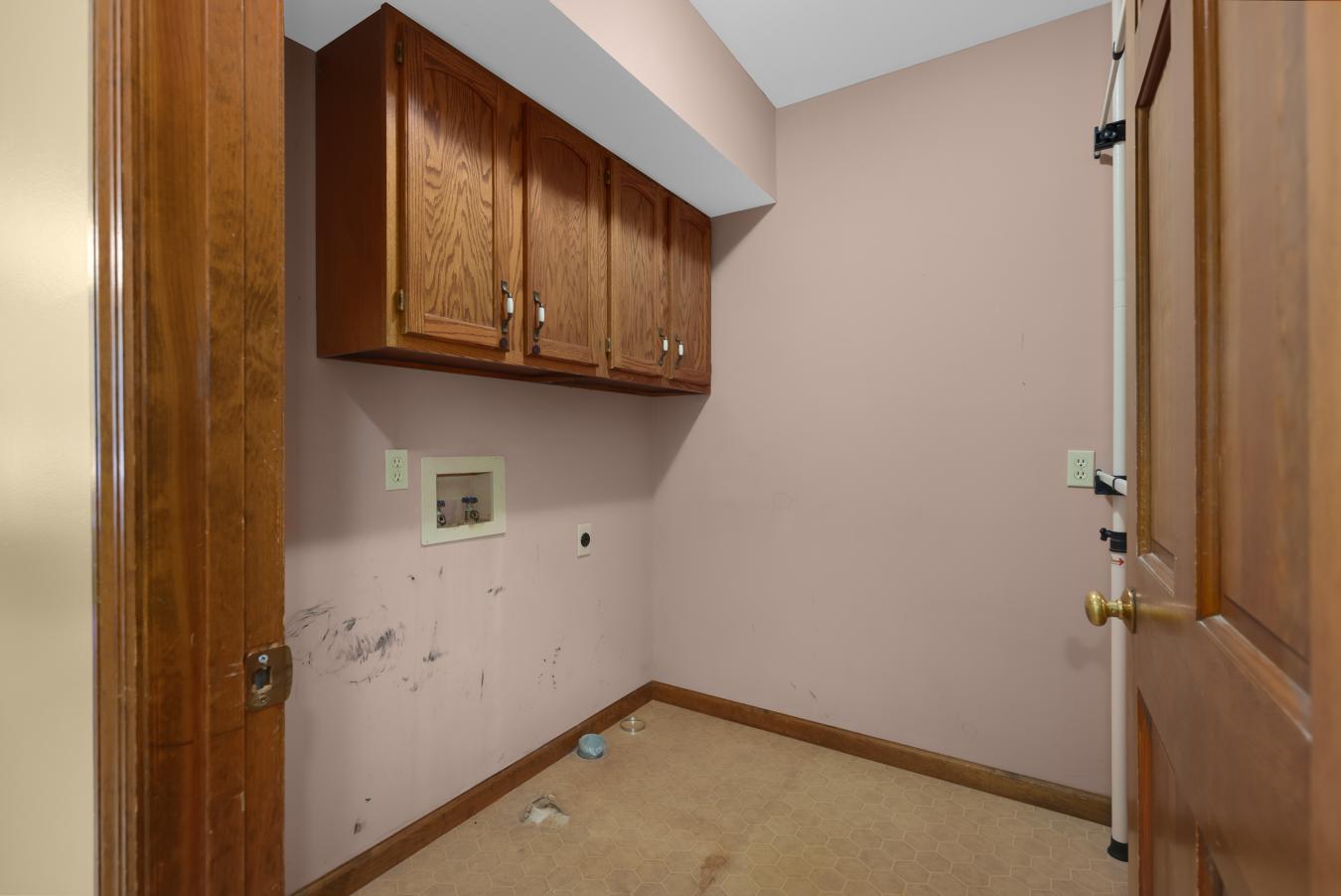 Chesterfield, Missouri, 63005, United States, 4 Bedrooms Bedrooms, ,4 BathroomsBathrooms,Residential,For Sale,1929554