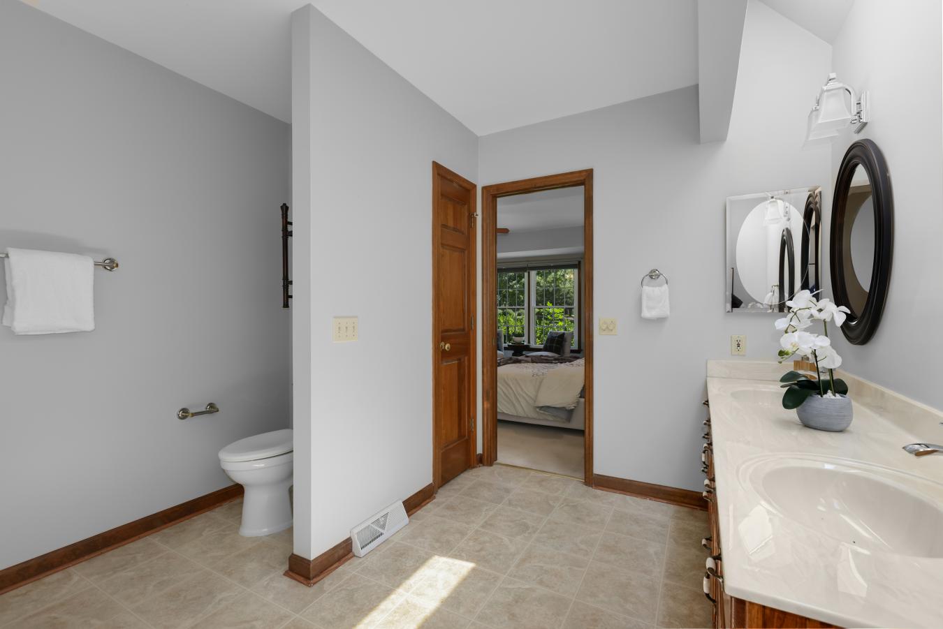 Chesterfield, Missouri, 63005, United States, 4 Bedrooms Bedrooms, ,4 BathroomsBathrooms,Residential,For Sale,1929554