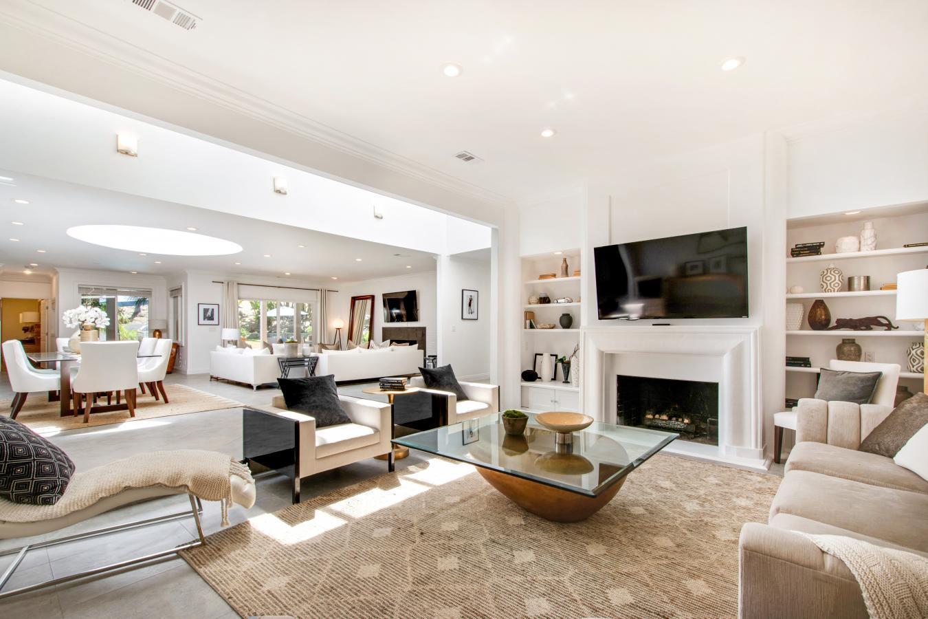 Beverly Hills Post Office, California, 90210, United States, 8 Bedrooms Bedrooms, ,11 BathroomsBathrooms,Residential,For Sale,1929551