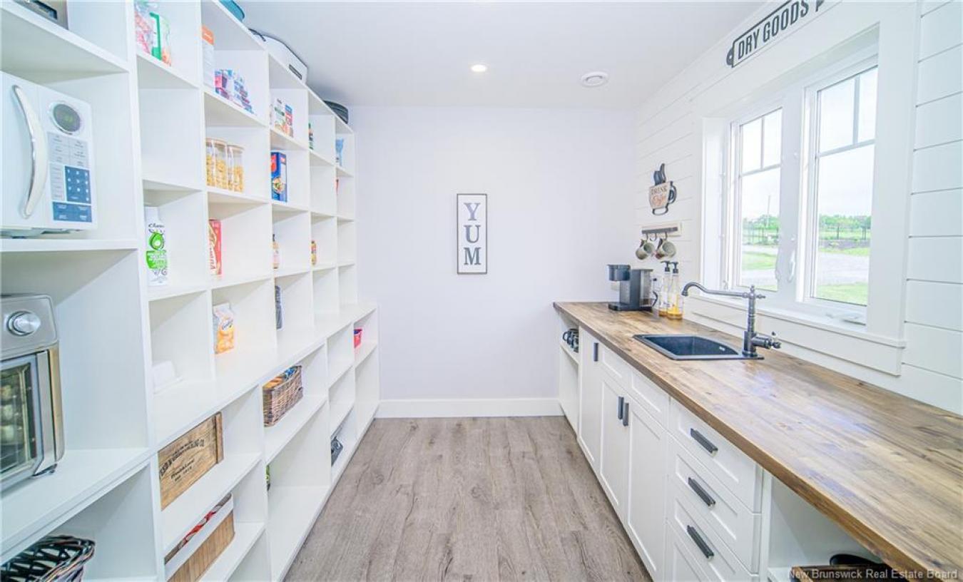 Cambridge-Narrows, Queens, E4C 2N6, Canada, 14 Bedrooms Bedrooms, ,10 BathroomsBathrooms,Residential,For Sale,1929552