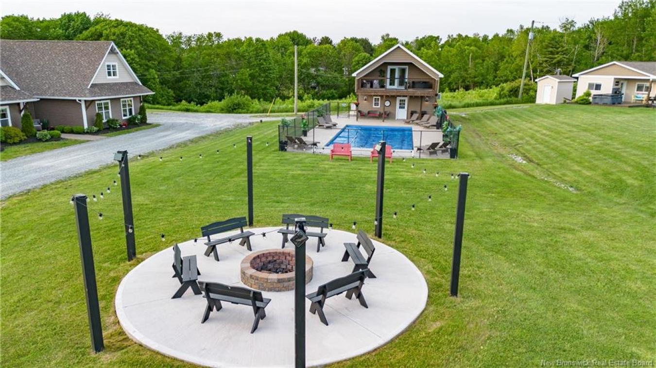 Cambridge-Narrows, Queens, E4C 2N6, Canada, 14 Bedrooms Bedrooms, ,10 BathroomsBathrooms,Residential,For Sale,1929552