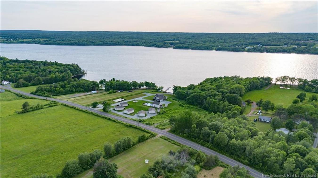 Cambridge-Narrows, Queens, E4C 2N6, Canada, 14 Bedrooms Bedrooms, ,10 BathroomsBathrooms,Residential,For Sale,1929552