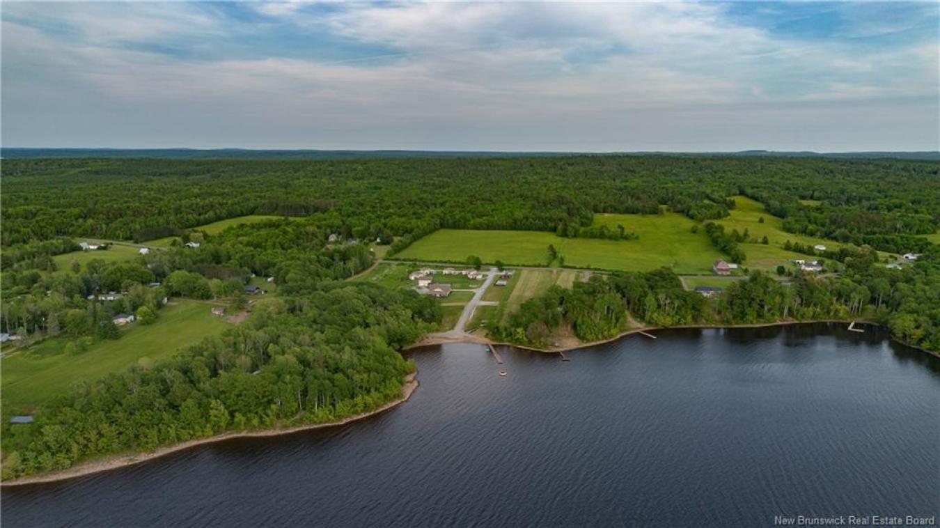 Cambridge-Narrows, Queens, E4C 2N6, Canada, 14 Bedrooms Bedrooms, ,10 BathroomsBathrooms,Residential,For Sale,1929552