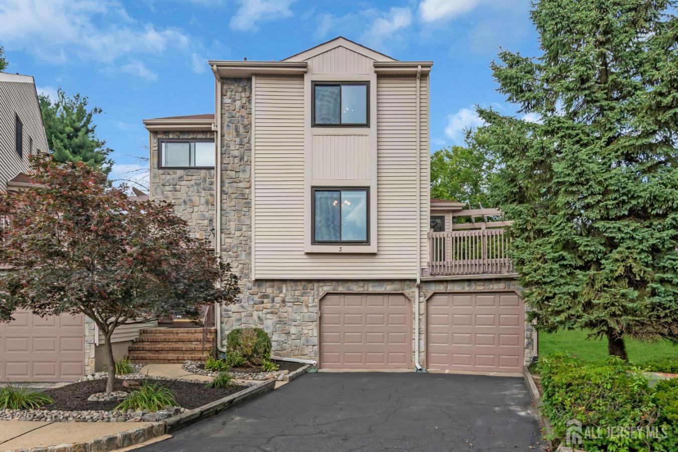 East Brunswick, Middlesex, 08816, United States, 3 Bedrooms Bedrooms, ,2 BathroomsBathrooms,Residential,For Sale,1929539