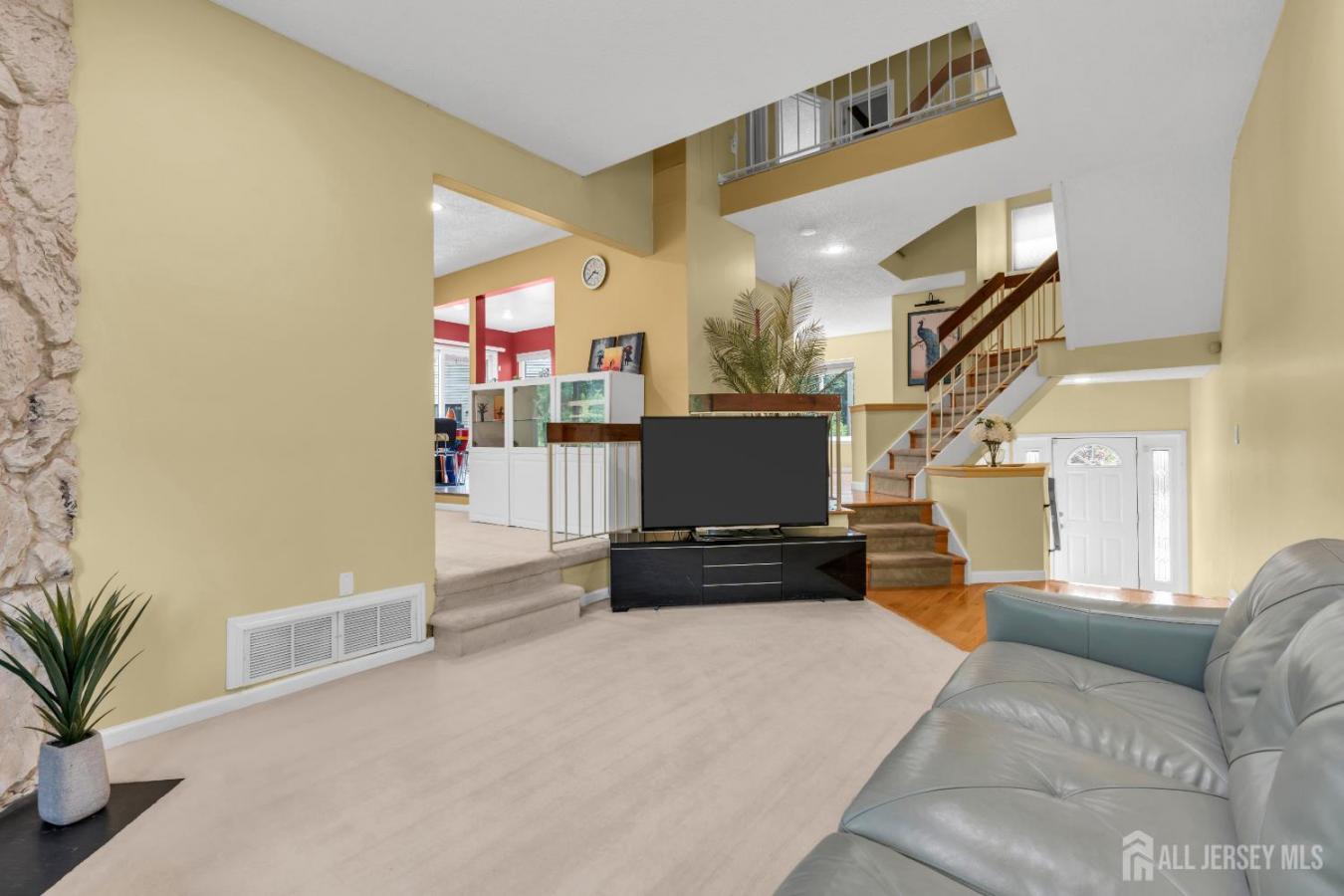 East Brunswick, Middlesex, 08816, United States, 3 Bedrooms Bedrooms, ,2 BathroomsBathrooms,Residential,For Sale,1929539