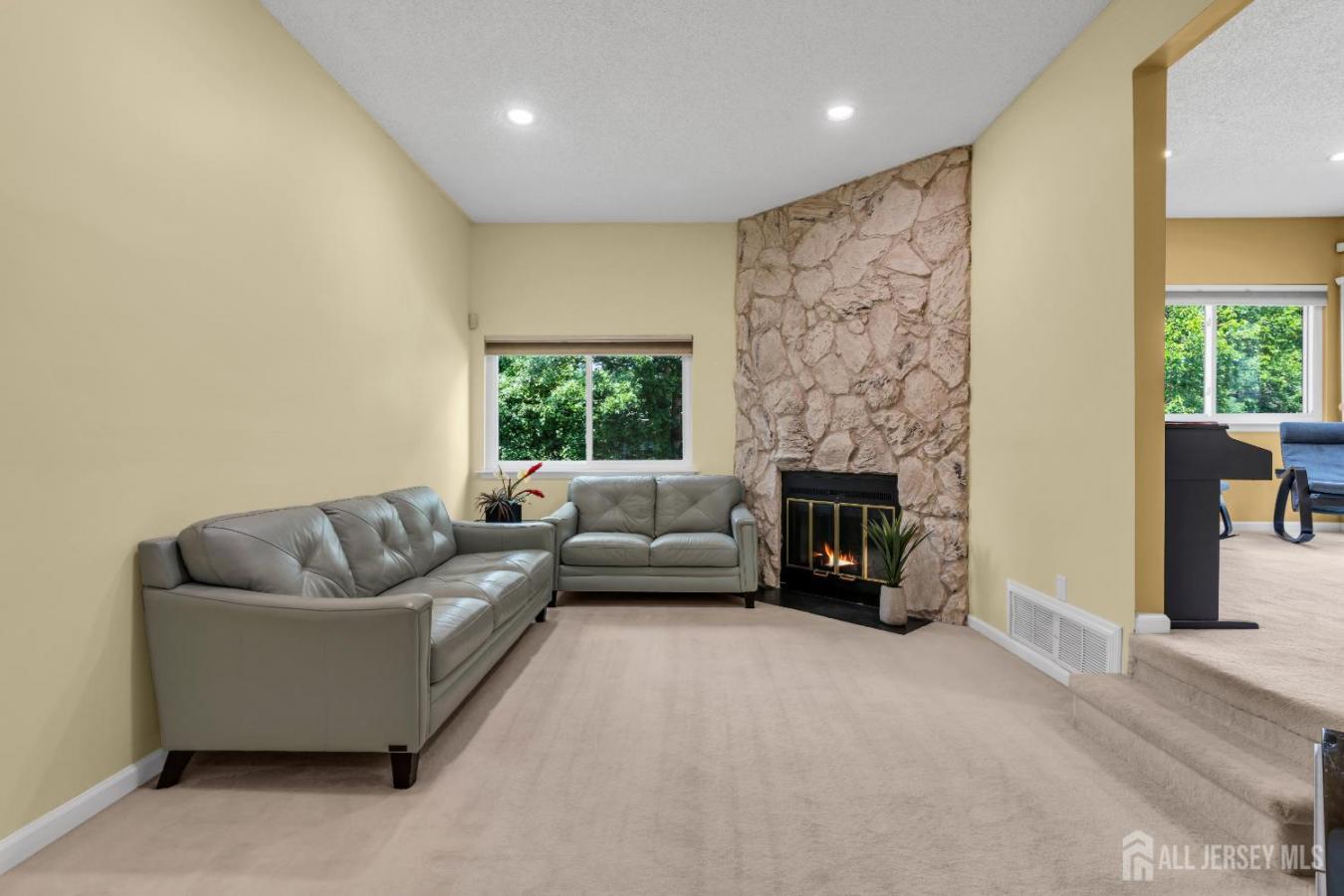 East Brunswick, Middlesex, 08816, United States, 3 Bedrooms Bedrooms, ,2 BathroomsBathrooms,Residential,For Sale,1929539