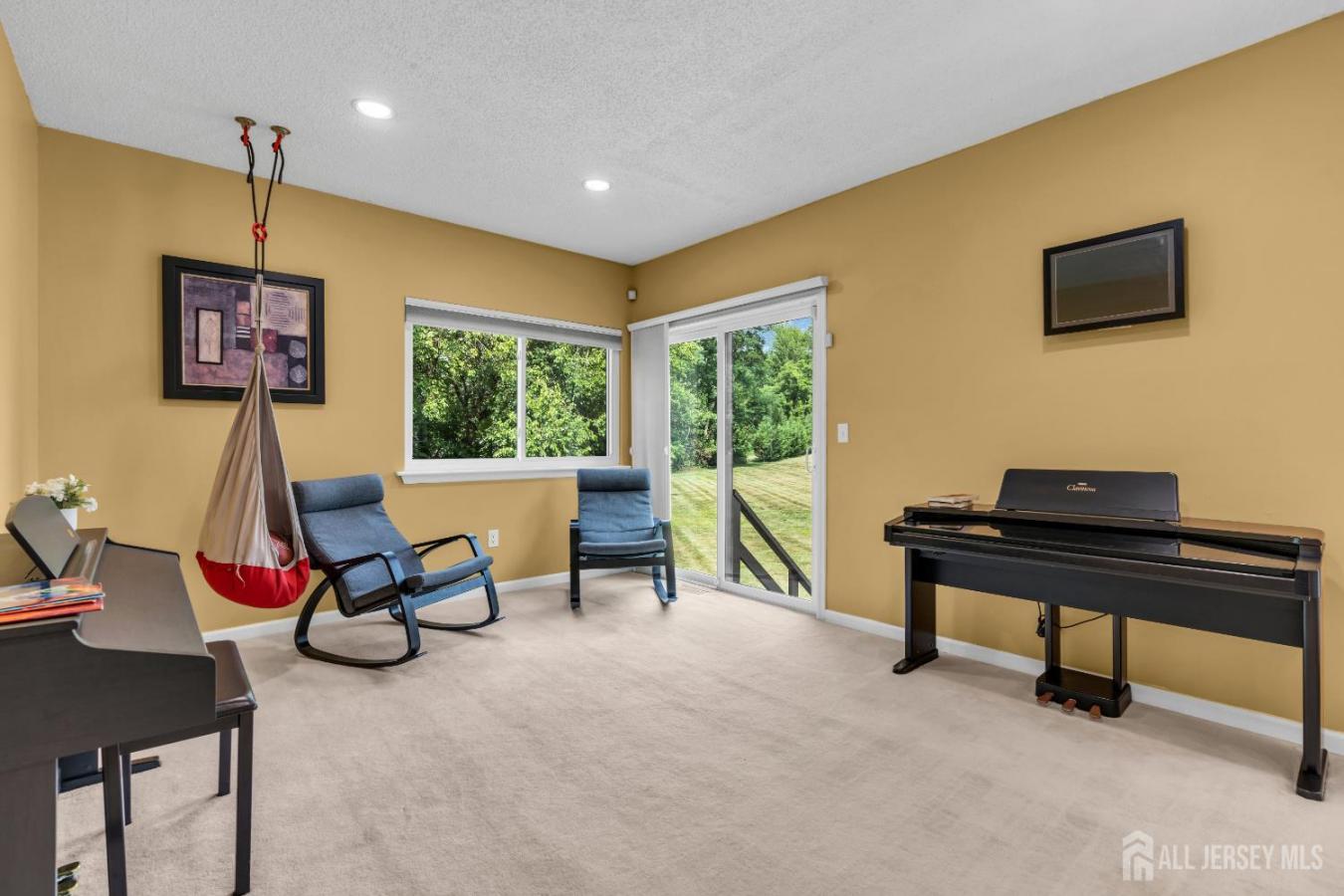 East Brunswick, Middlesex, 08816, United States, 3 Bedrooms Bedrooms, ,2 BathroomsBathrooms,Residential,For Sale,1929539