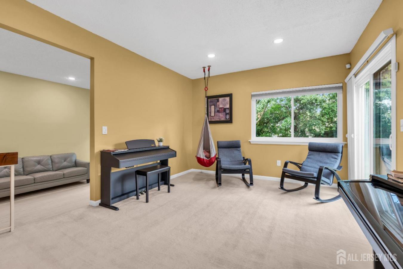 East Brunswick, Middlesex, 08816, United States, 3 Bedrooms Bedrooms, ,2 BathroomsBathrooms,Residential,For Sale,1929539