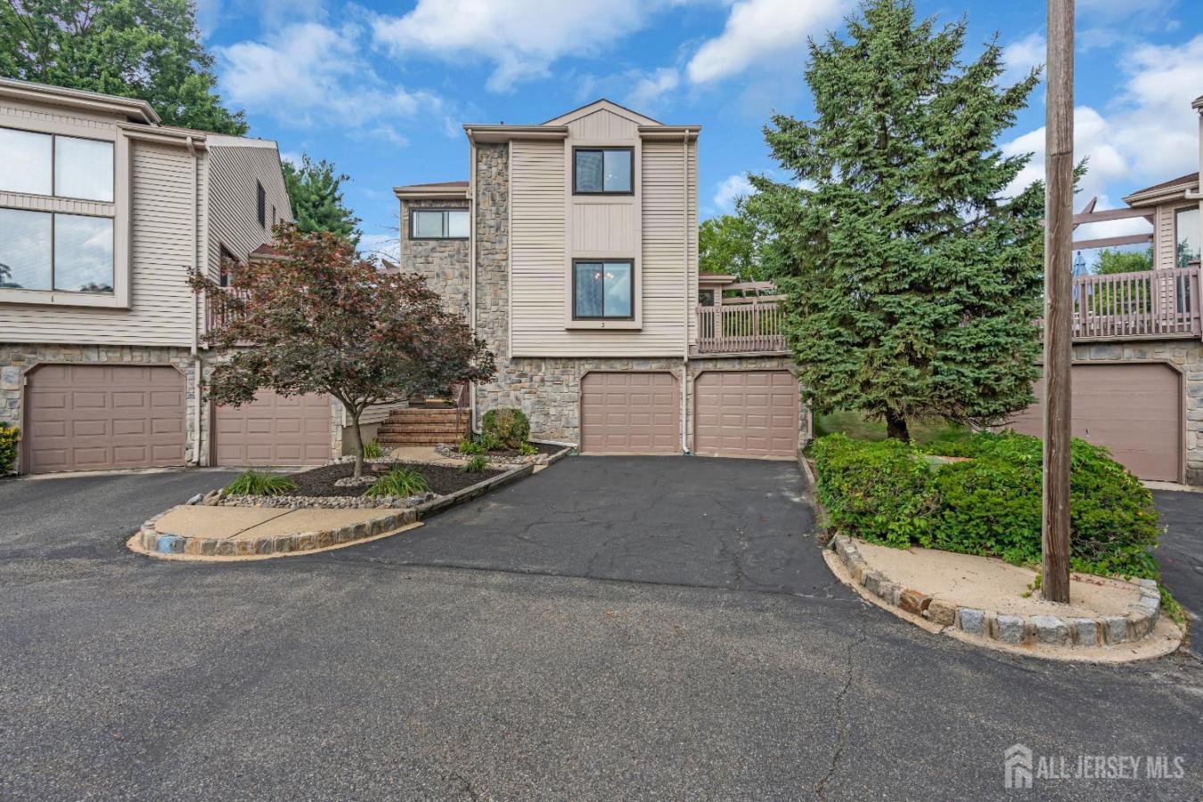 East Brunswick, Middlesex, 08816, United States, 3 Bedrooms Bedrooms, ,2 BathroomsBathrooms,Residential,For Sale,1929539