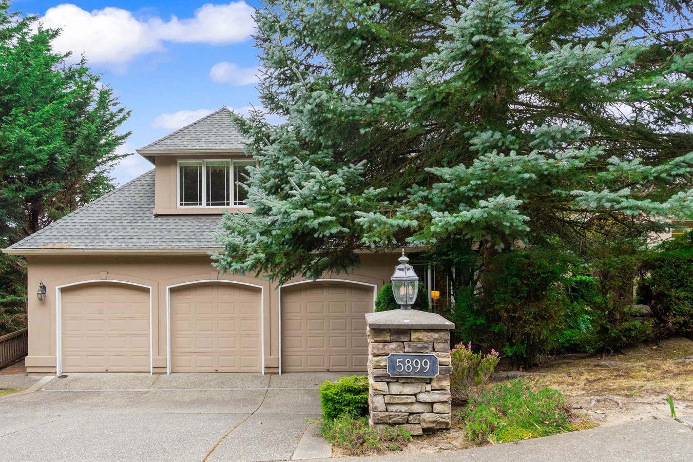 Bellevue, King, 98006, United States, 5 Bedrooms Bedrooms, ,3 BathroomsBathrooms,Residential,For Sale,1929538