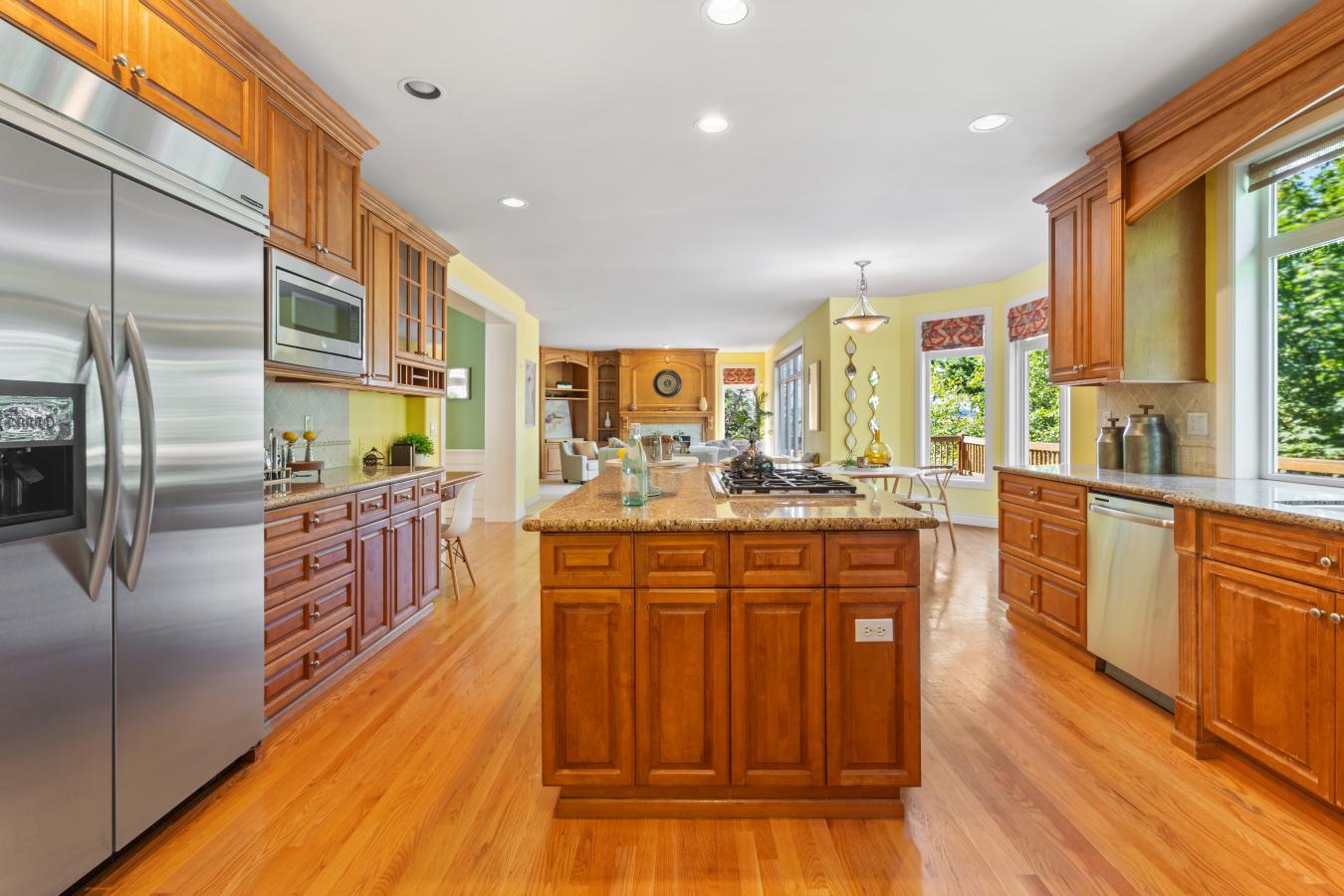 Bellevue, King, 98006, United States, 5 Bedrooms Bedrooms, ,3 BathroomsBathrooms,Residential,For Sale,1929538