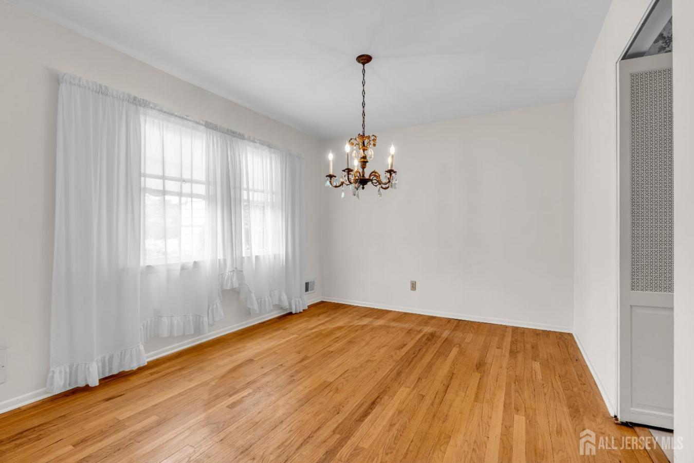 Matawan, Monmouth, 07747, United States, 4 Bedrooms Bedrooms, ,2 BathroomsBathrooms,Residential,For Sale,1946833