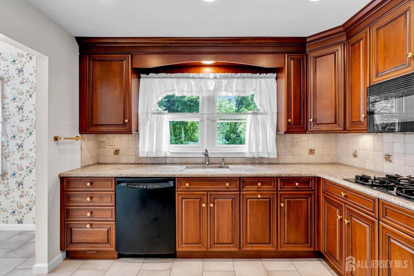 Matawan, Monmouth, 07747, United States, 4 Bedrooms Bedrooms, ,2 BathroomsBathrooms,Residential,For Sale,1946833