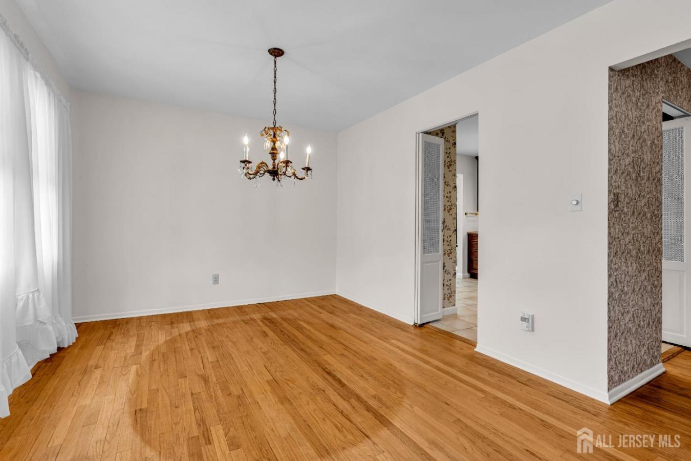 Matawan, Monmouth, 07747, United States, 4 Bedrooms Bedrooms, ,2 BathroomsBathrooms,Residential,For Sale,1946833