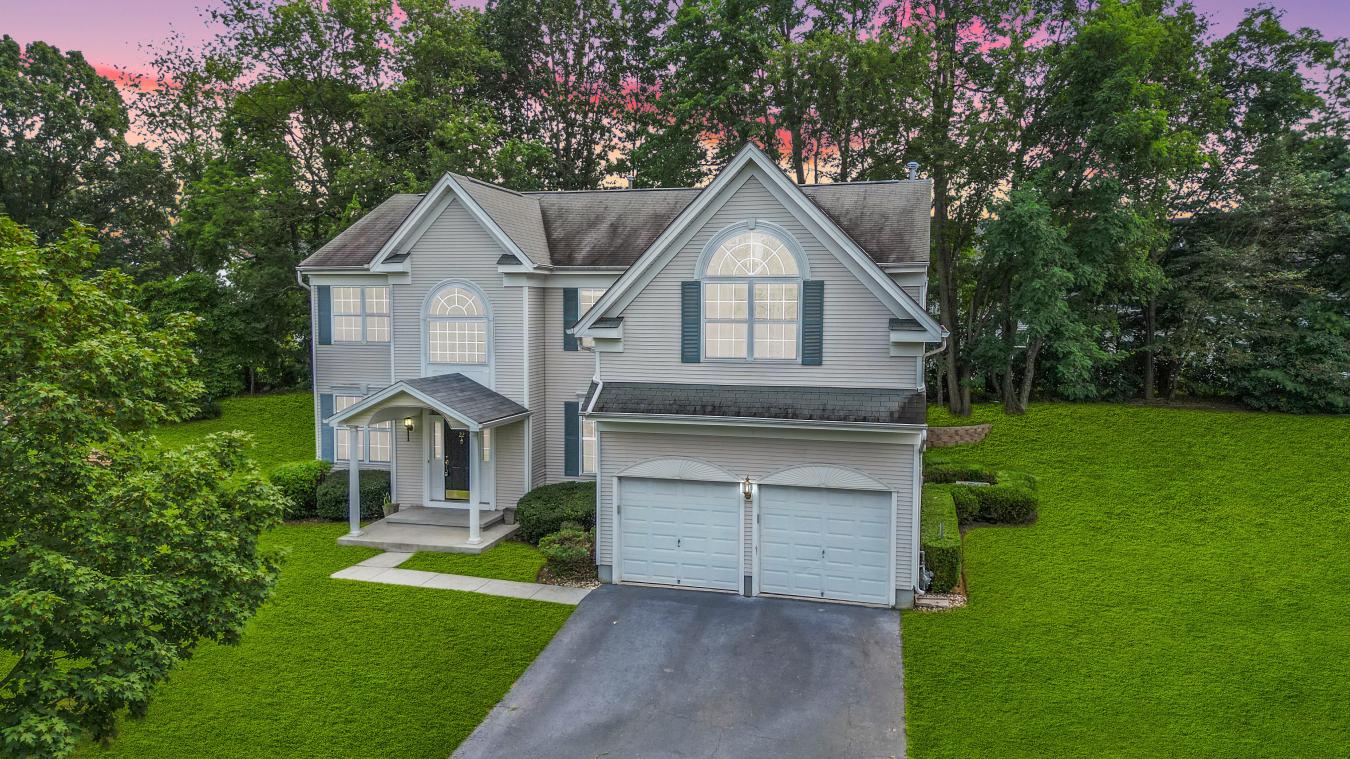 Marlboro, Monmouth, 07746, United States, 1 Bedroom Bedrooms, ,2 BathroomsBathrooms,Residential,For Sale,1929536