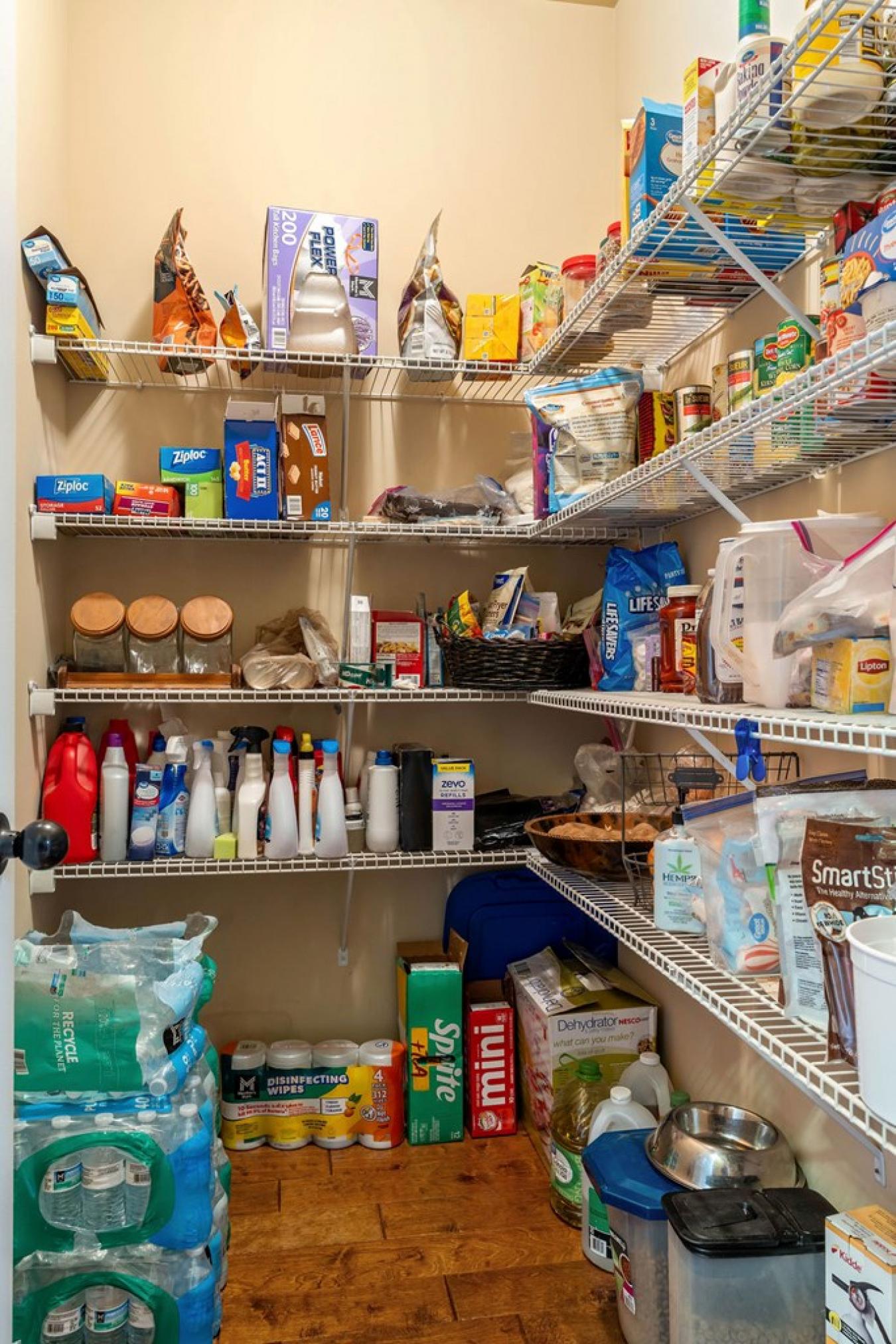 Simpsonville, Greenville, 29680, United States, 4 Bedrooms Bedrooms, ,3 BathroomsBathrooms,Residential,For Sale,1945713