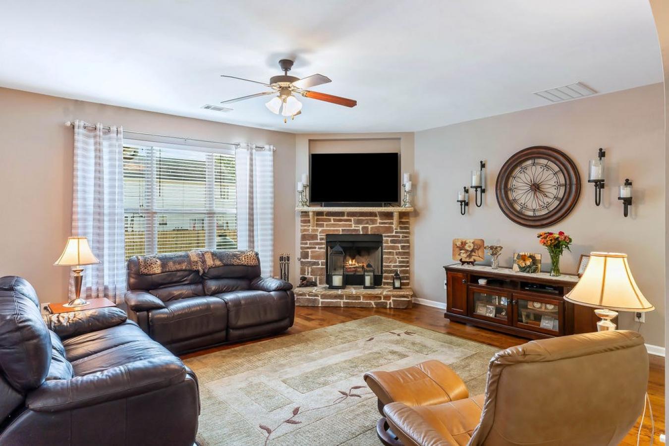 Simpsonville, Greenville, 29680, United States, 4 Bedrooms Bedrooms, ,3 BathroomsBathrooms,Residential,For Sale,1945713