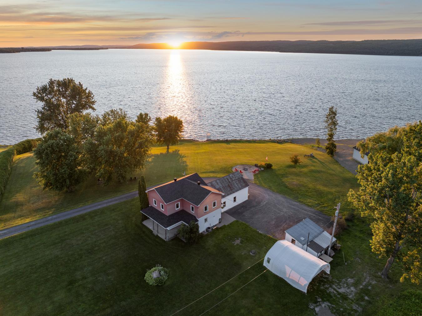 L’ORIGNAL, Prescott & Russell, K0B1K0, Canada, 2 Bedrooms Bedrooms, ,2 BathroomsBathrooms,Residential,For Sale,1929533