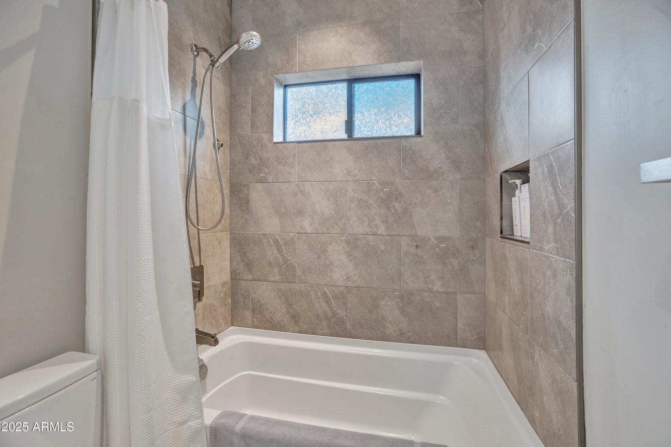 Sedona, Yavapai, 86336, United States, 3 Bedrooms Bedrooms, ,3 BathroomsBathrooms,Residential,For Sale,1929531