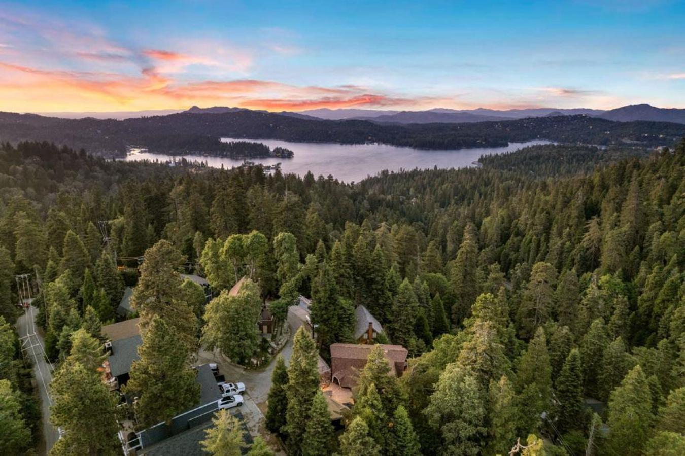 Lake Arrowhead, San Bernardino, 92352, United States, 5 Bedrooms Bedrooms, ,-2 BathroomBathrooms,Residential,For Sale,1929528