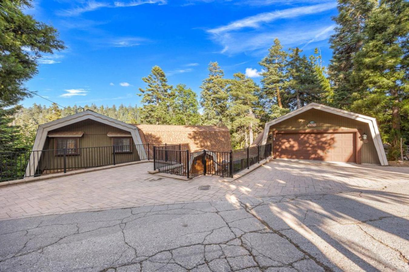 Lake Arrowhead, San Bernardino, 92352, United States, 5 Bedrooms Bedrooms, ,-2 BathroomBathrooms,Residential,For Sale,1929528