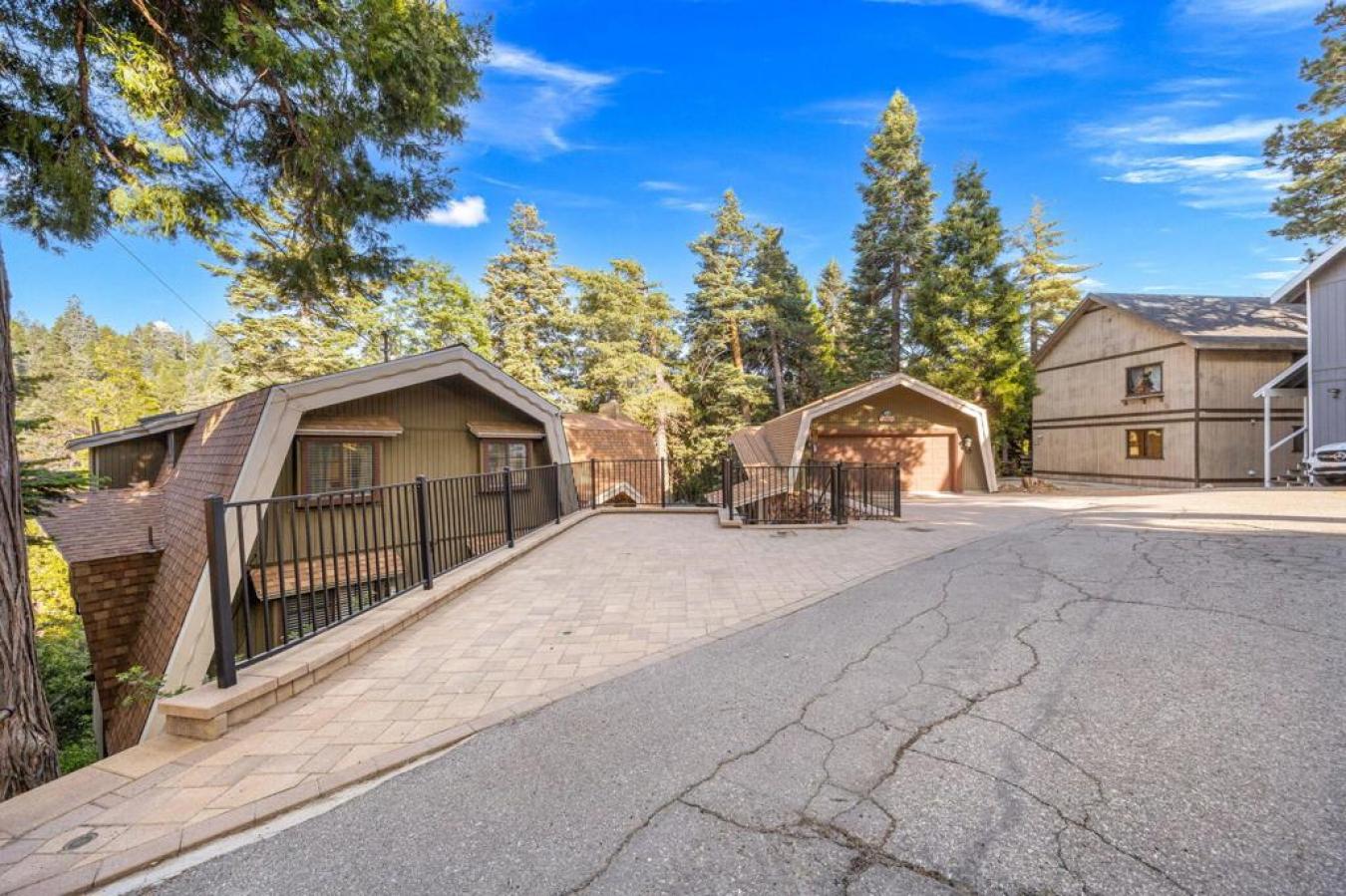 Lake Arrowhead, San Bernardino, 92352, United States, 5 Bedrooms Bedrooms, ,-2 BathroomBathrooms,Residential,For Sale,1929528